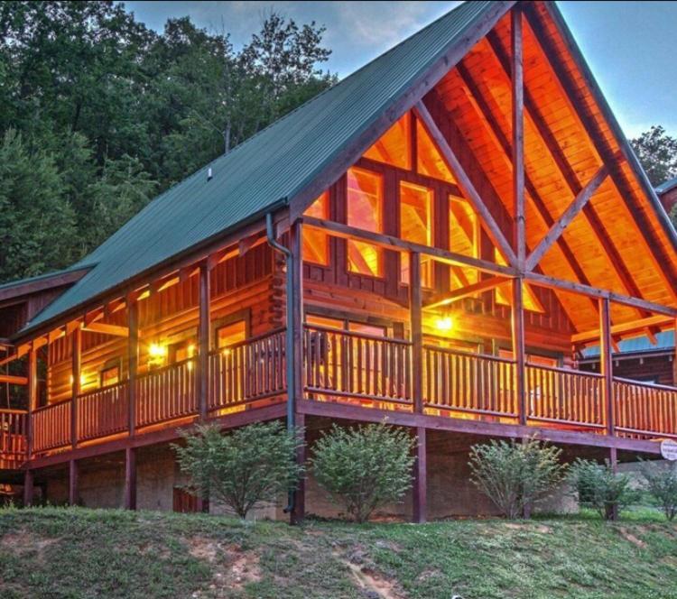 Solid Ground Lodge With Yard! Pigeon Forge Exterior photo